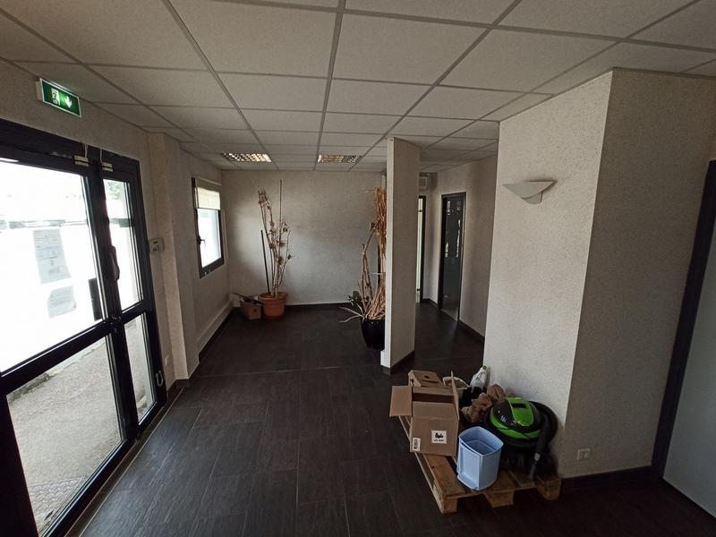 Bureau - 330 m²