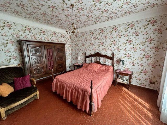 Maison traditionnelle - 200 m² - 5 pièces