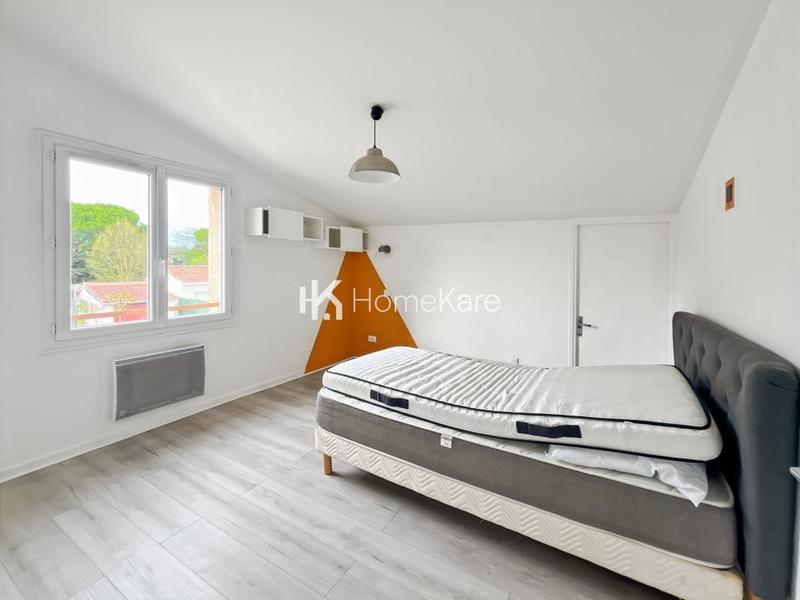 Maison - 200 m² - 8 pièces