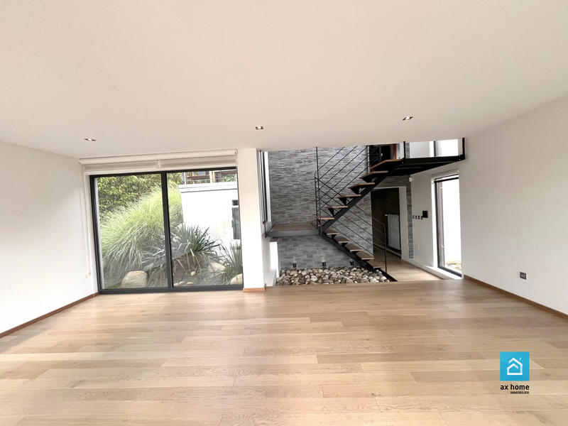 Maison contemporaine - 153 m² - 8 pièces