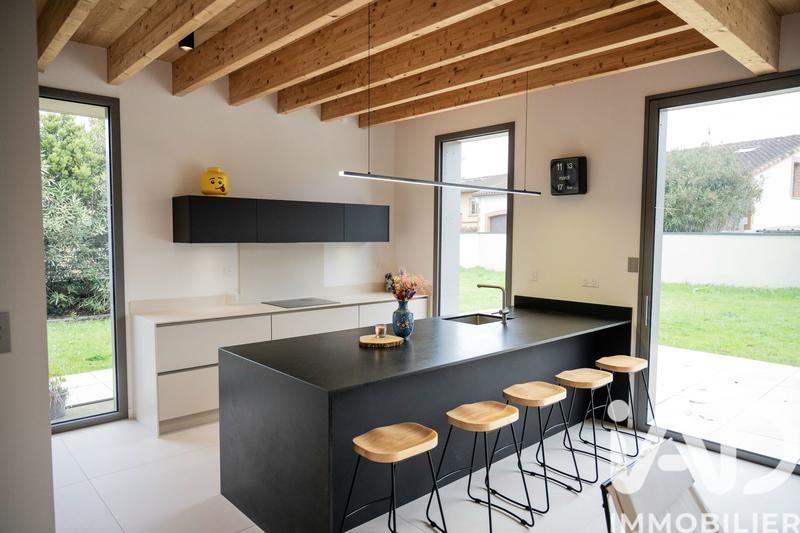 Maison - 229 m² - 6 pièces