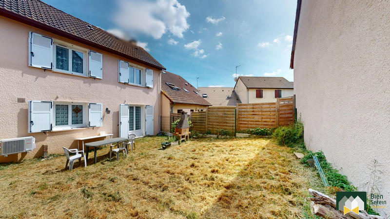 Maison - 92 m² - 5 pièces