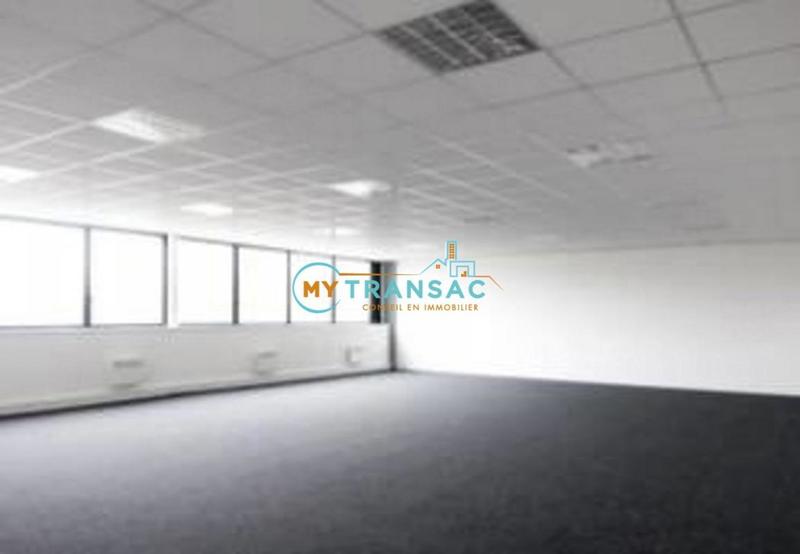 Local d'activités - 717 m²