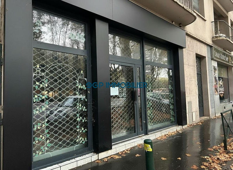 Local d'activités - 80 m² - 4 pièces