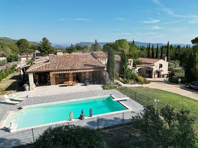 Villa - 250 m² - 6 pièces