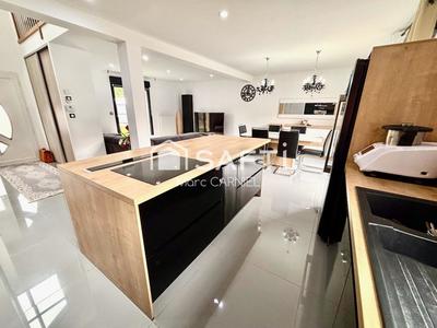 Maison - 123 m² - 6 pièces