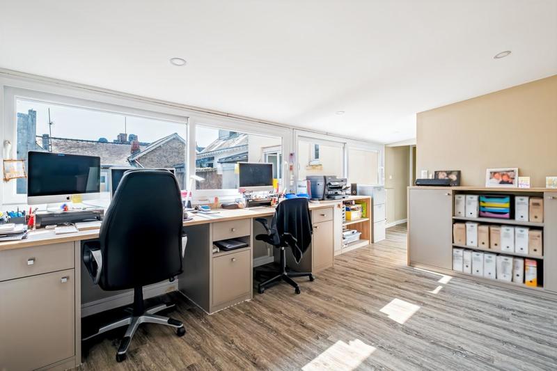 Maison - 260 m² - 9 pièces