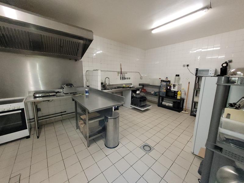 Local commercial - 100 m² - 3 pièces