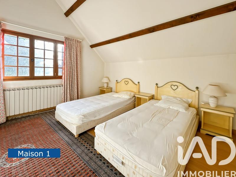 Maison - 278 m² - 9 pièces