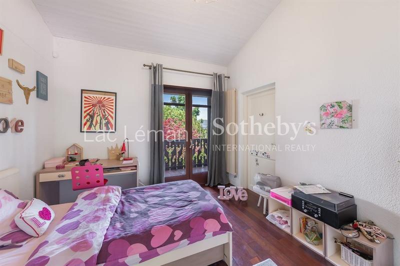 Maison - 225 m² - 6 pièces