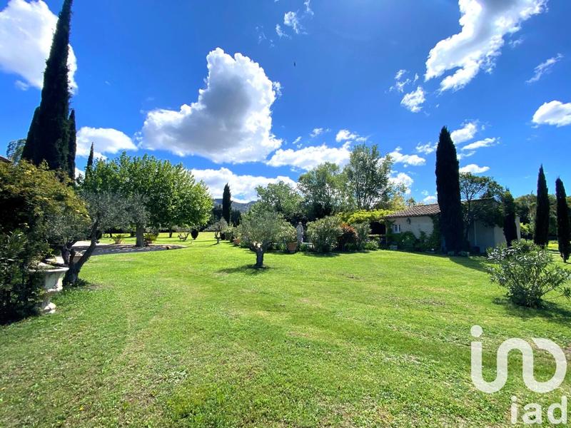 Maison - 335 m² - 9 pièces