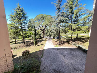 Appartement - 102 m² - 6 pièces