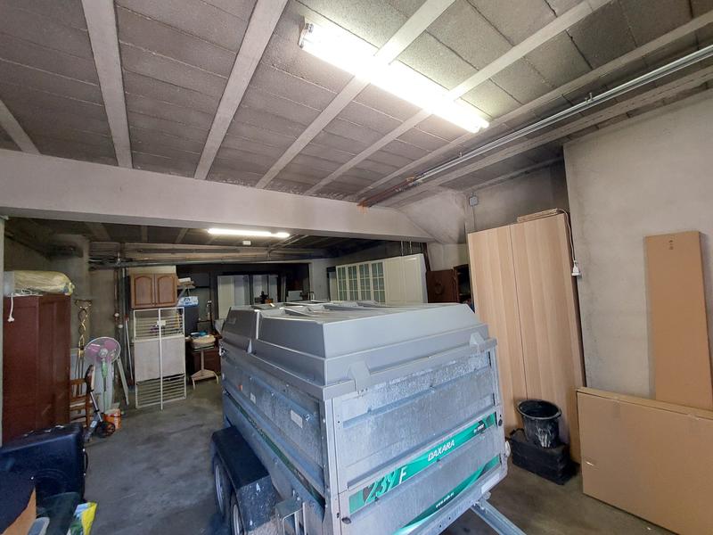 Maison - 221 m² - 8 pièces