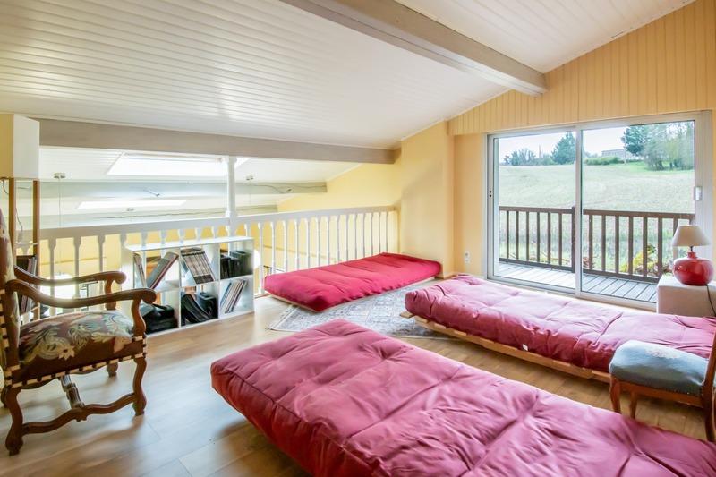 Maison - 175 m² - 9 pièces