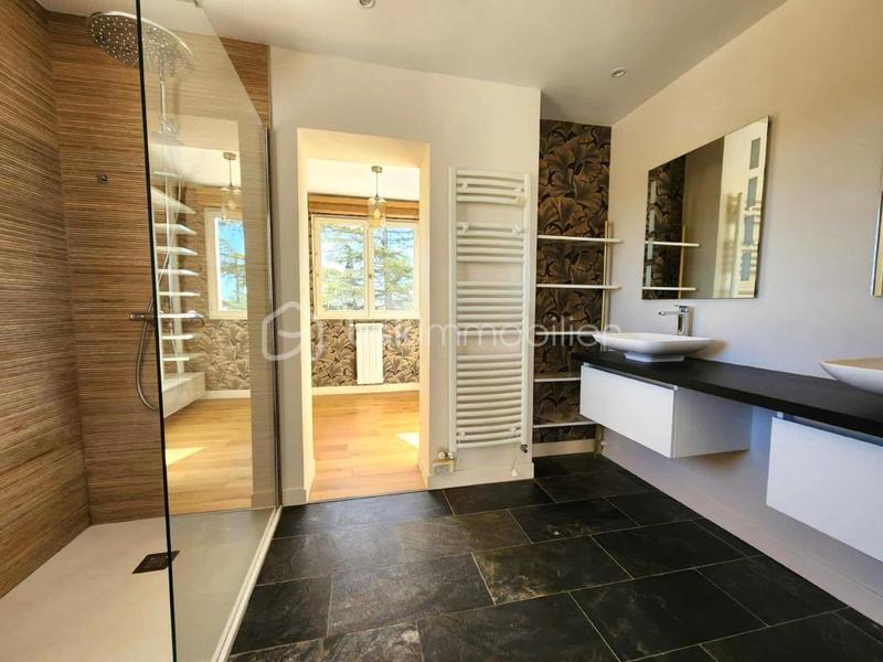 Villa - 192 m² - 7 pièces