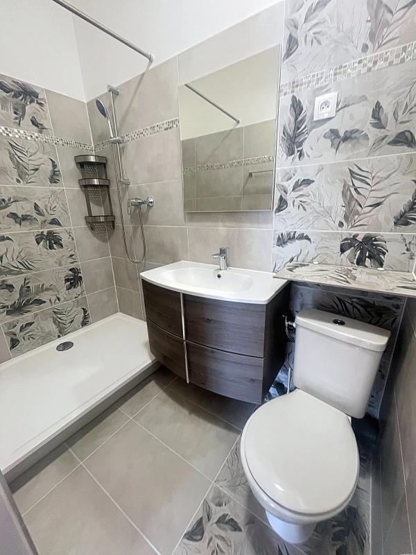 Maison - 216 m² - 8 pièces