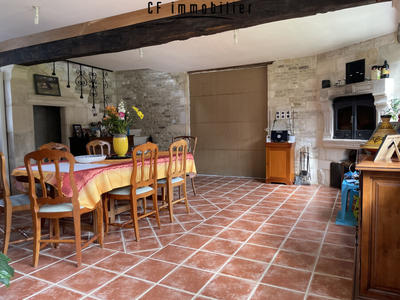 Maison - 220 m² - 7 pièces