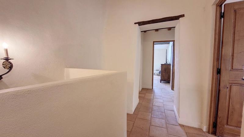 Maison - 584 m² - 14 pièces