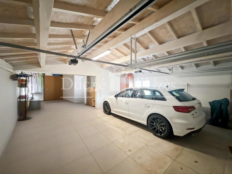 Villa - 180 m² - 8 pièces