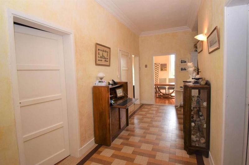 Maison - 224 m² - 7 pièces