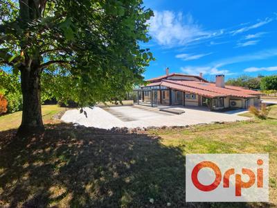 Maison - 288 m² - 5 pièces