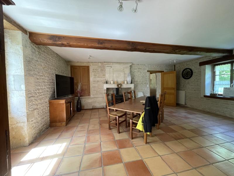 Maison - 392 m² - 8 pièces