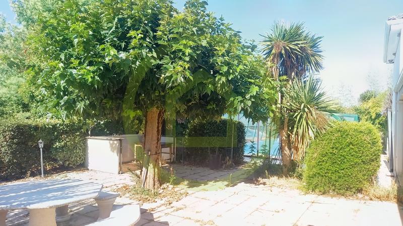 Maison - 260 m² - 8 pièces