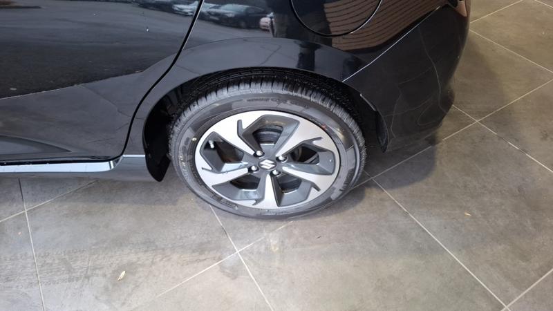 Suzuki Swift VI 1.2 Dualjet Hybrid Pack