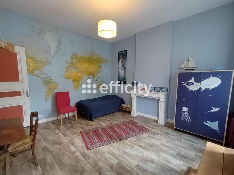 Maison - 270 m² - 11 pièces