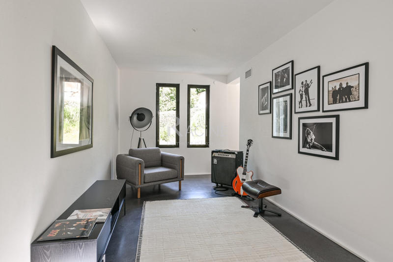 Villa - 310 m² - 7 pièces