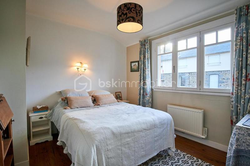 Maison en pierre - 180 m² - 11 pièces