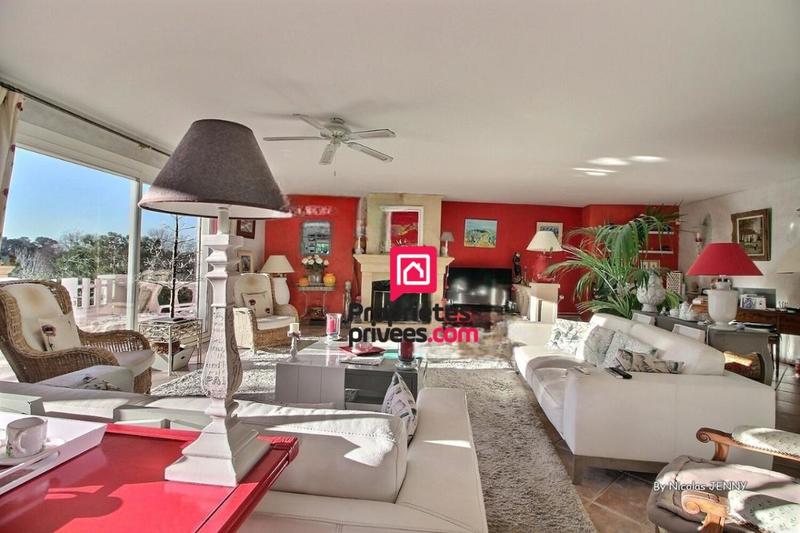 Maison - 225 m² - 7 pièces