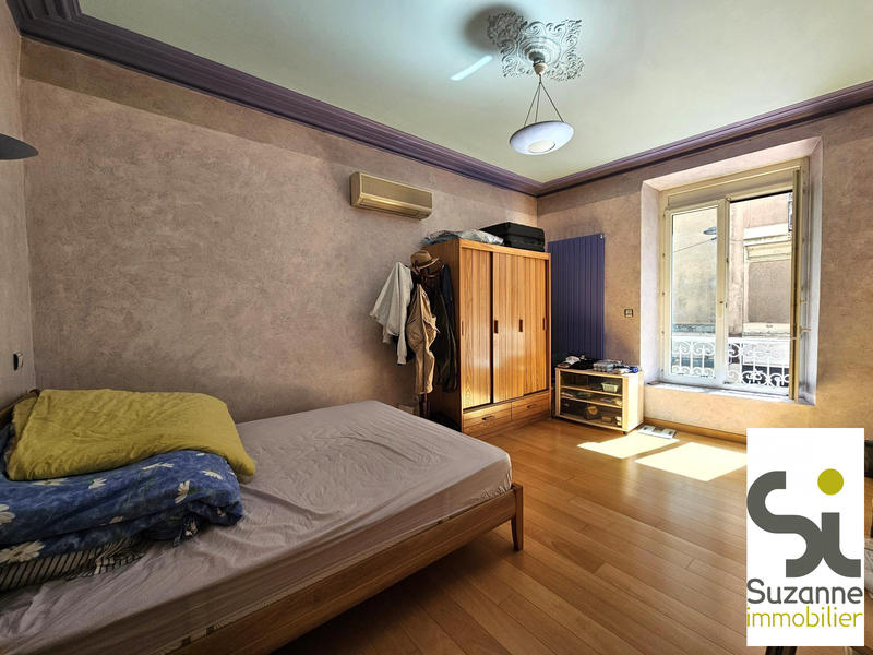 Appartement - 151 m² - 5 pièces