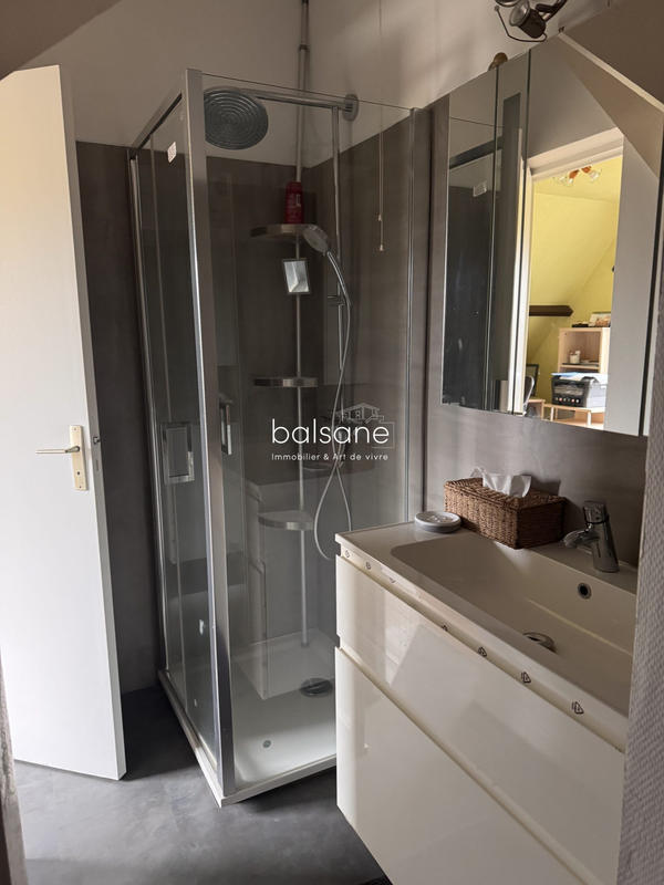 Maison - 187 m² - 7 pièces