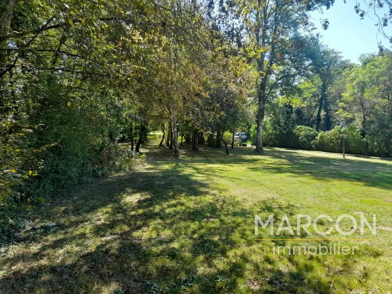 Propriété - 184 m² - 6 pièces