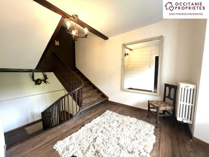 Propriété - 290 m² - 9 pièces