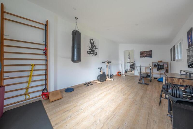 Maison - 202 m² - 5 pièces