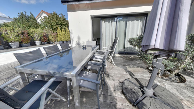 Maison - 212 m² - 8 pièces