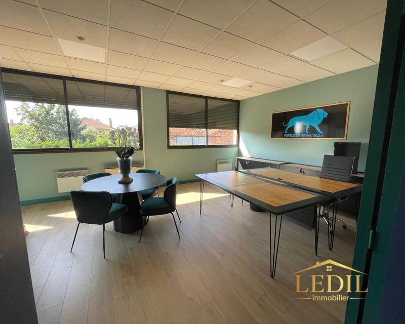 Bureau - 107 m² - 3 pièces