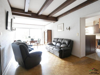 Maison - 238 m² - 8 pièces