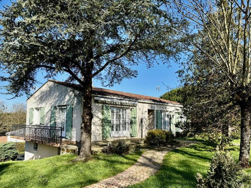 Maison - 104 m² - 4 pièces