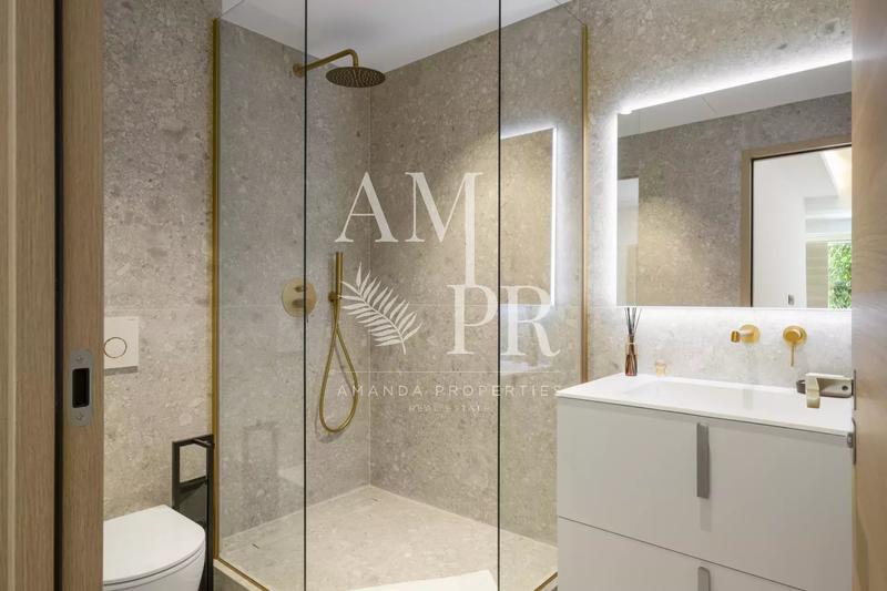 Appartement - 120 m² - 5 pièces