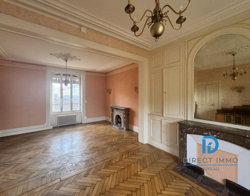 Maison - 200 m² - 10 pièces