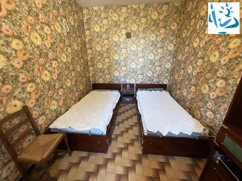 Maison - 205 m² - 9 pièces