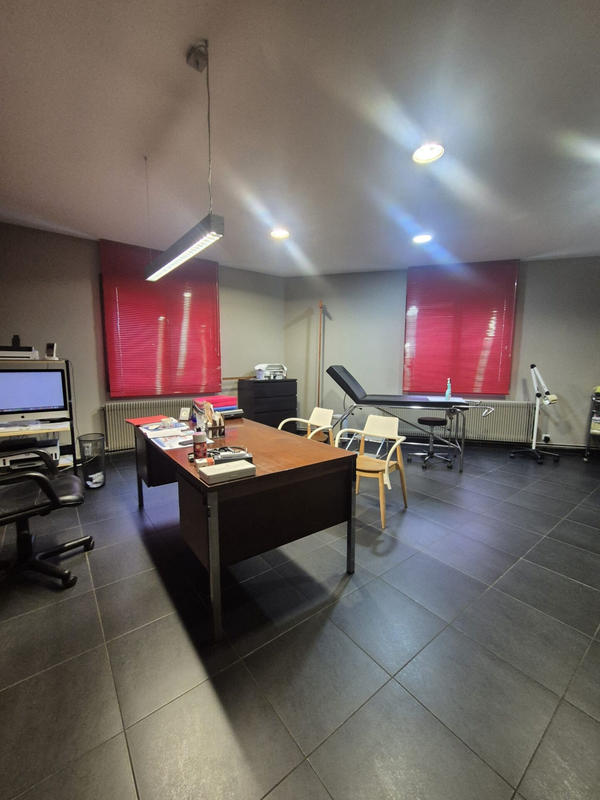 Maison - 305 m² - 8 pièces