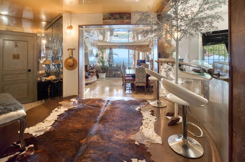 Villa - 347 m² - 9 pièces