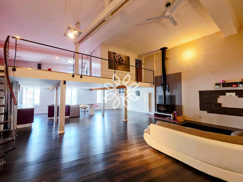 Maison - 135 m² - 2 pièces