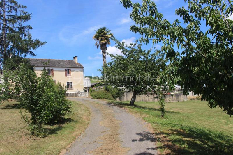 Corps de ferme - 230 m² - 7 pièces