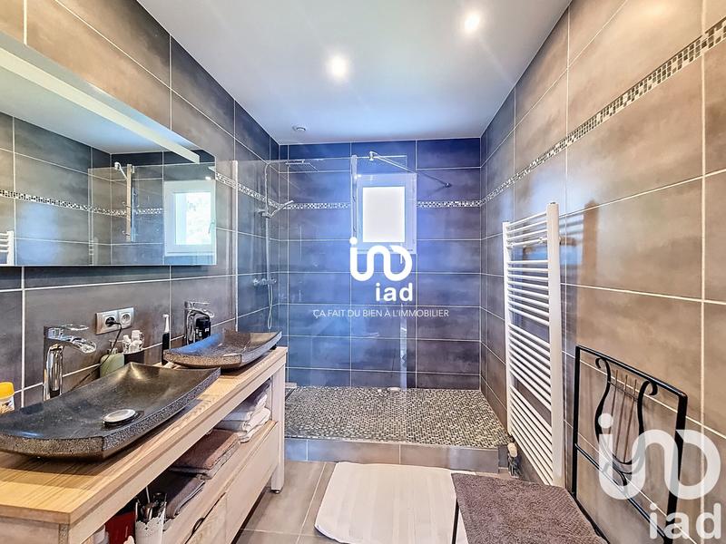 Maison - 217 m² - 9 pièces