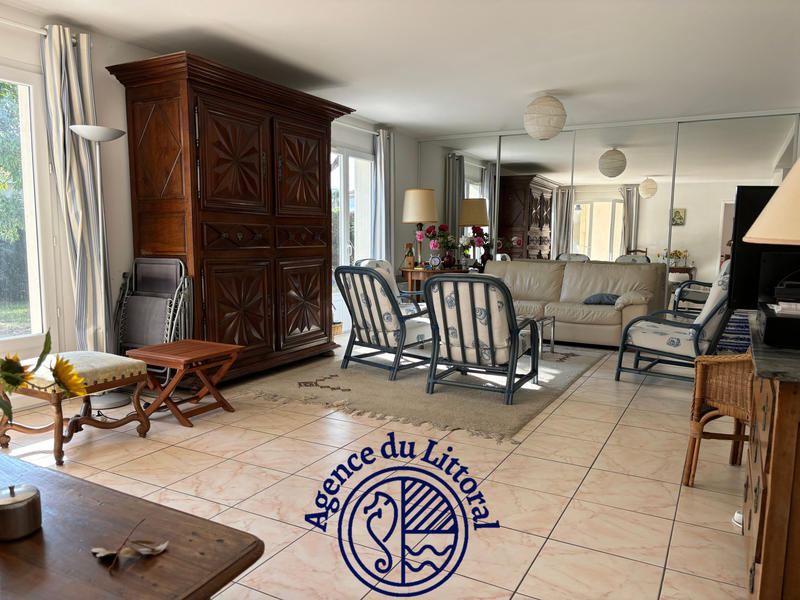 Maison - 220 m² - 8 pièces